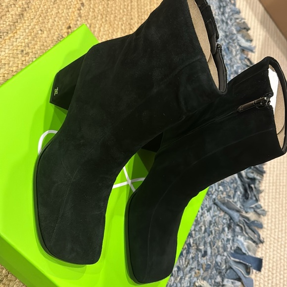 SAM EDELMAN BLACK SUEDE BOOTS BRAND NEW IN BOX SIZE 8's-GORGEOUS! - Picture 2 of 3